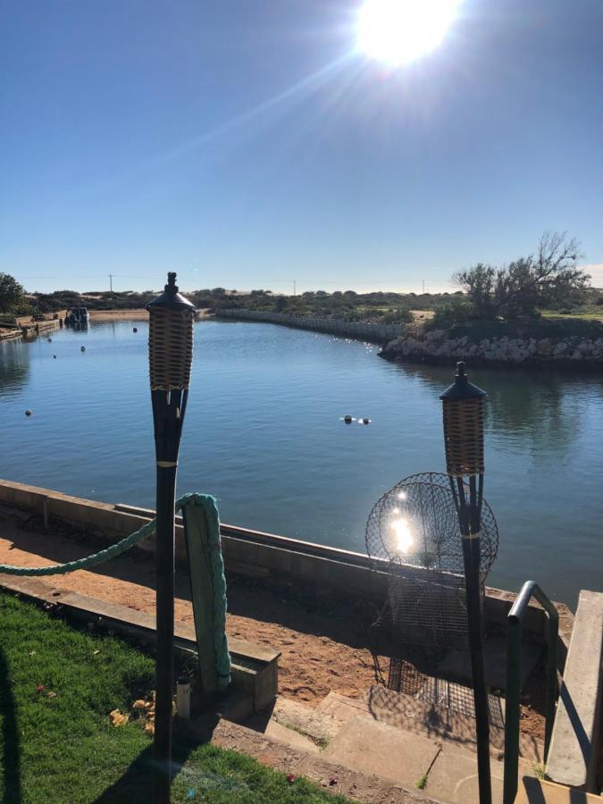 Pelican Point Waterfront Resort Formerly Carnarvon Beach Retreat Exterior photo